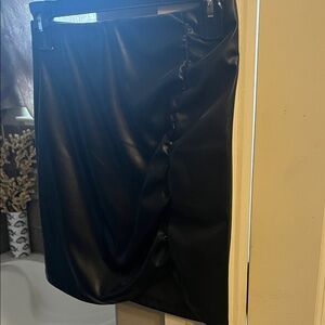 Chic Black Pencil Skirt